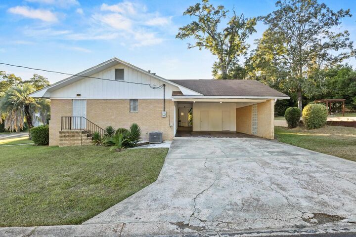 Property Photo:  204 W Osceola Street  FL 32301