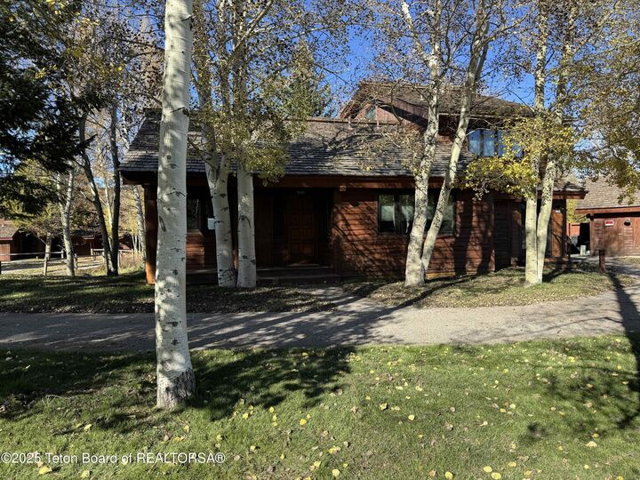 Property Photo:  1662 N East Butte Road  WY 83001 