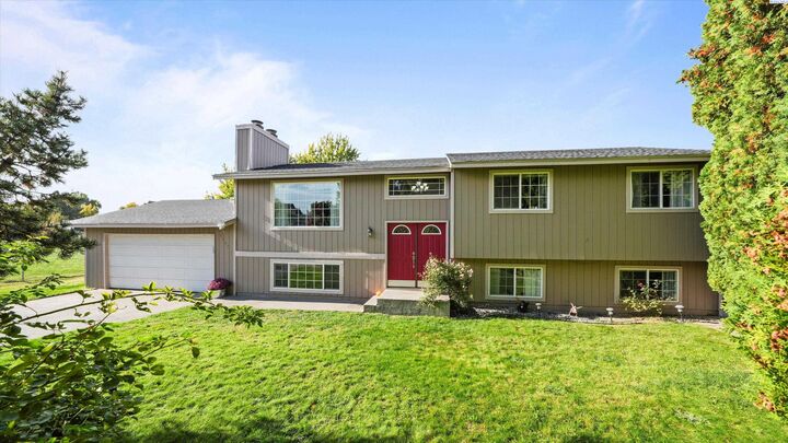 Property Photo: 1547 Tieton Ct WA 99352