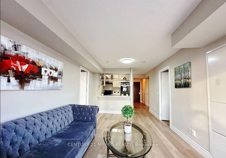 Property Photo: 151 Village Green Square 2506 ON M1S 0K5