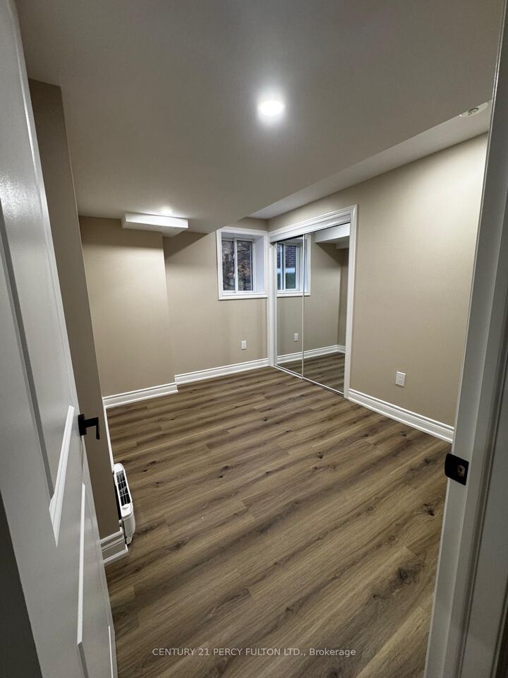 Photo de la propriété: 1438 Mockingbird Square Bsmt ON L1X 0N8