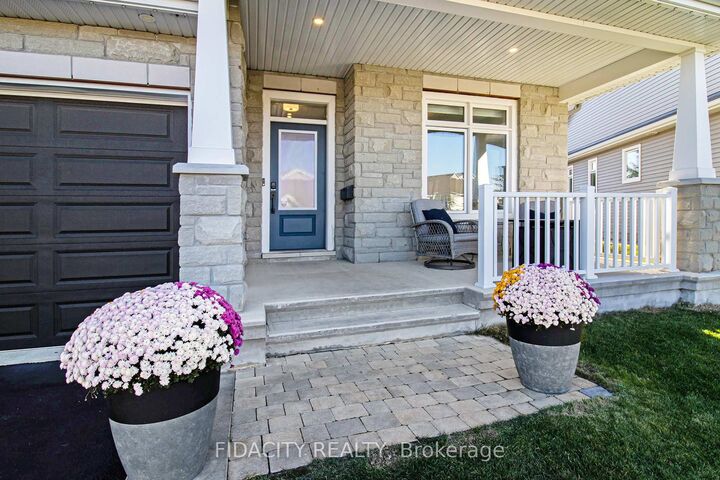 Property Photo:  250 Maygrass Way  ON K2S 2K9