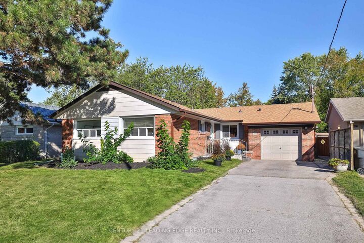 26 Elvaston Drive  Toronto ON M4A 1M9 photo