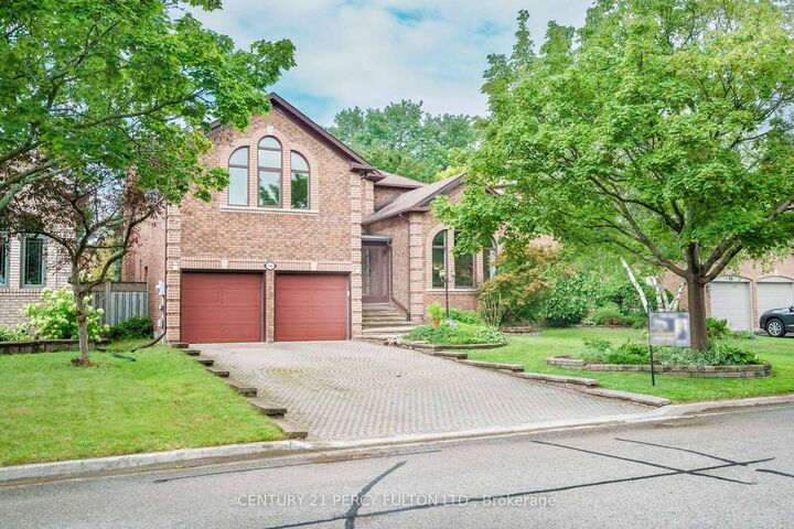 Property Photo: 54 Cityview Circle ON L4N 7V1