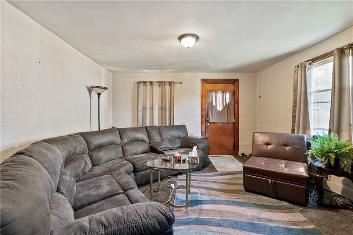 Property Photo: 59 Orchard Dr PA 15064