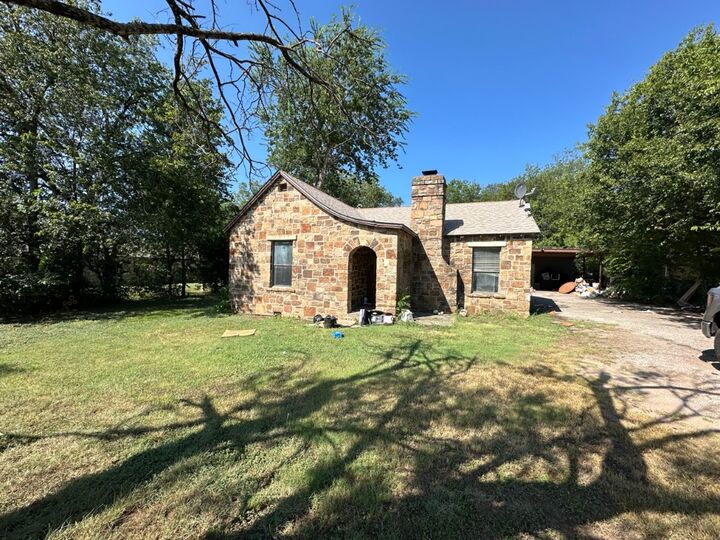 Property Photo: 804 N Main Street TX 78611