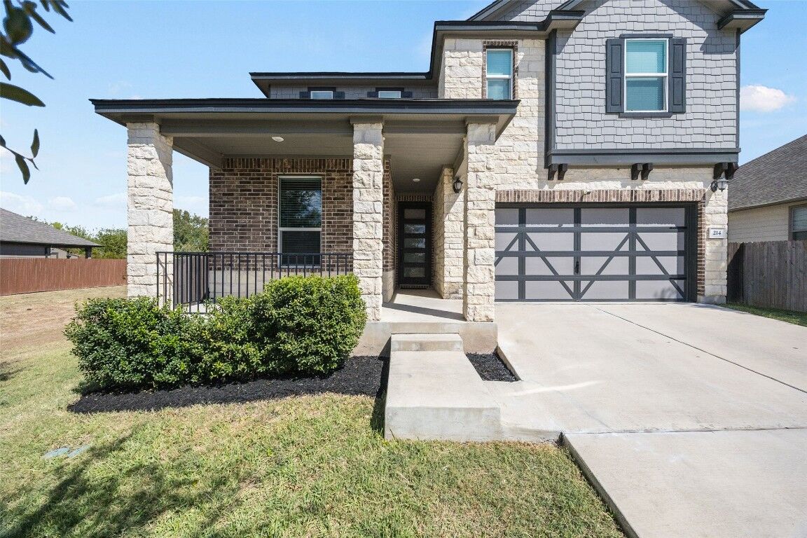 Property Photo: 214 Saranac Drive TX 78621