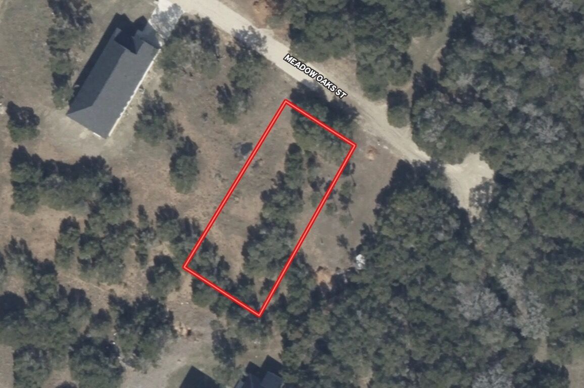 Property Photo: 28 Meadow Oaks Court TX 78676