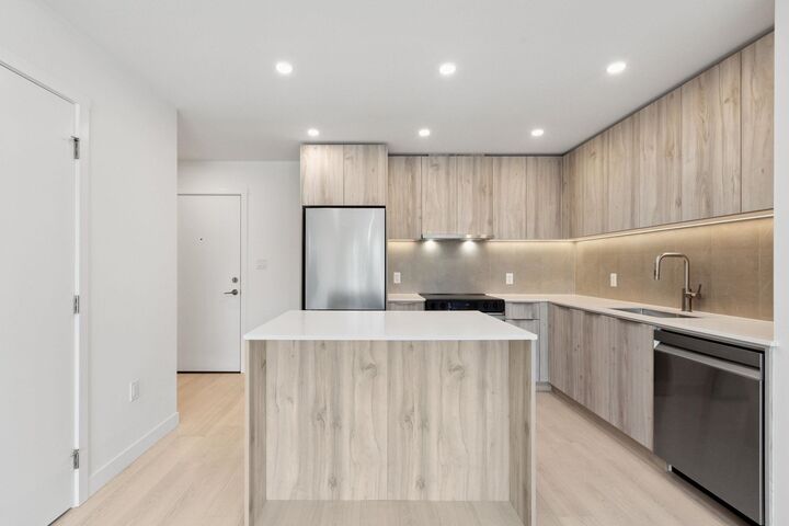 Property Photo: 3596 Malsum Drive Ph617 BC V7G 0B5