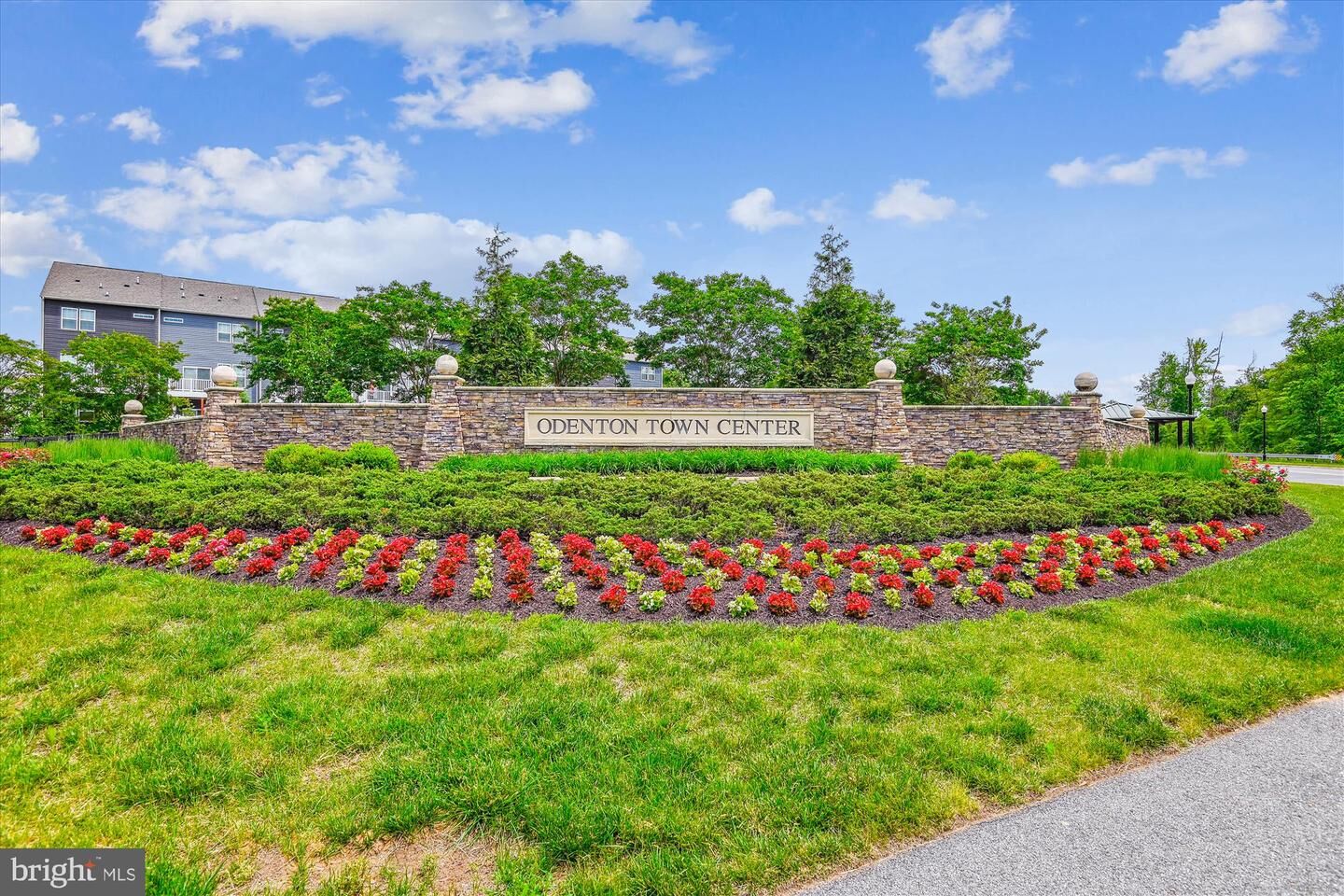 Property Photo: 2047 Hinshaw Drive MD 21113