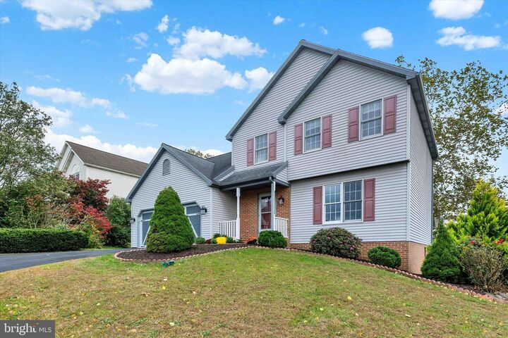 215 Mason Drive  Ephrata PA 17522 photo
