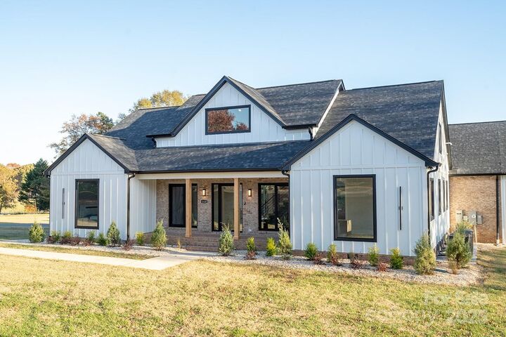 Property Photo: 1120 Baron Road NC 28173