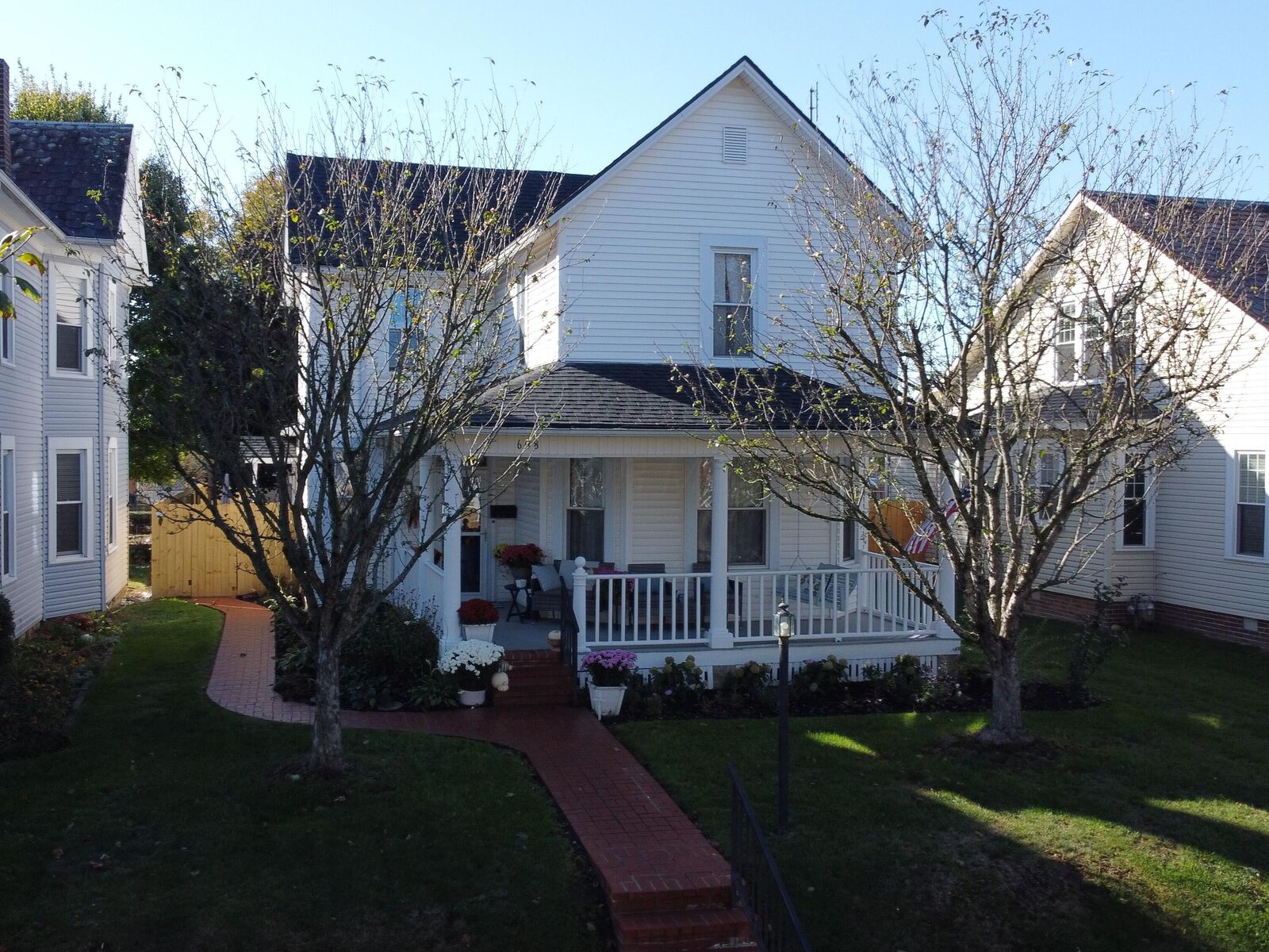 Property Photo:  608 E Mulberry Street  OH 43130 