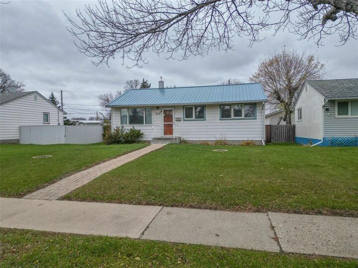 Photo de la propriété: 448 10th Street East MB R7A 5W1