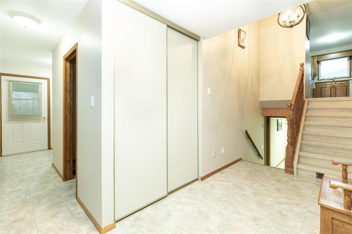 Property Photo:  134 Harvest Drive  MB R5G 2C7