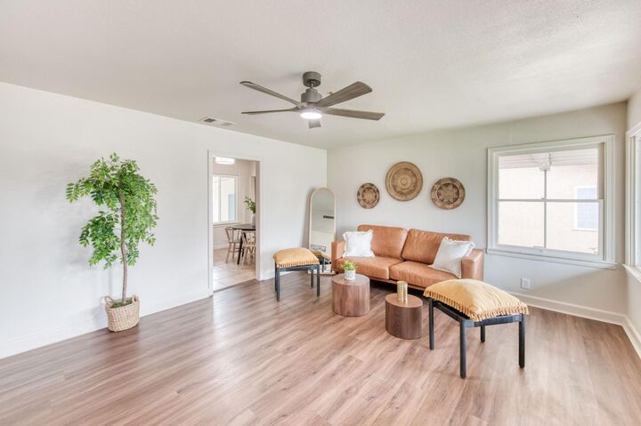 Property Photo:  928 W Lansing Way  CA 93705 