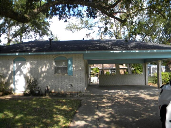 Property Photo: 304 Meadowlark Drive LA 71303