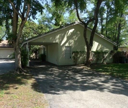 Property Photo:  1251 NW 89th Dr  FL 33071