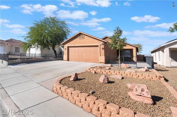 Property Photo: 2827 Kensington Street NV 89156