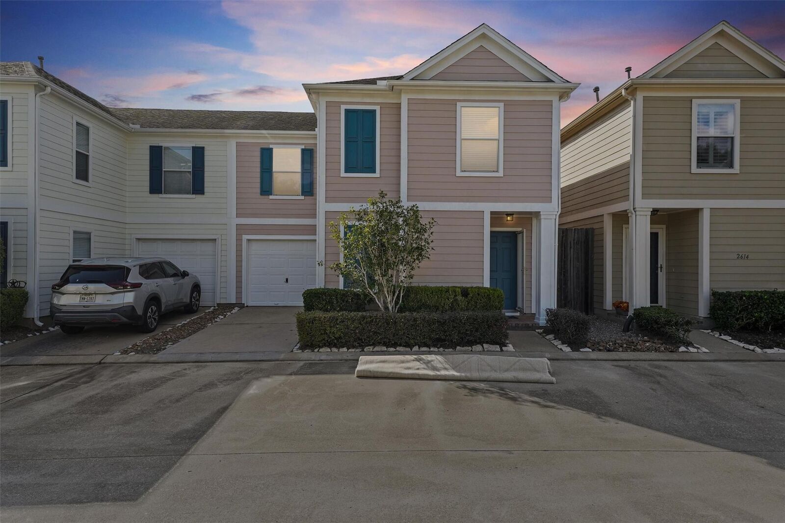 Property Photo: 2618 Woodridge Manor Drive TX 77087