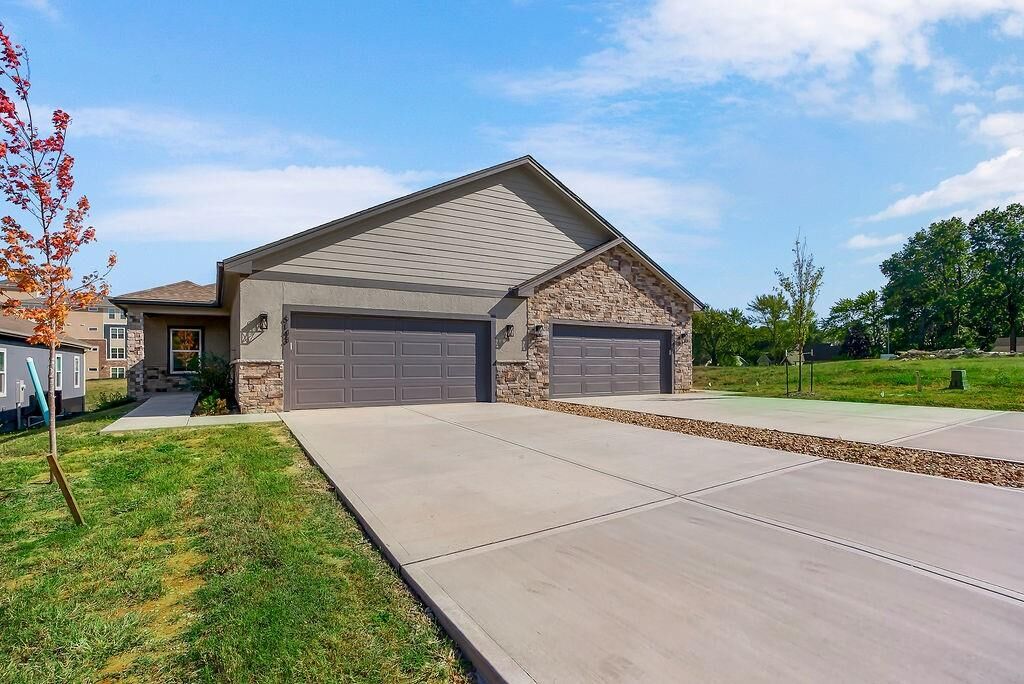 Property Photo:  6143 Park Street  KS 66216 