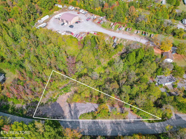Property Photo: 3140 W Buttermilk Rd TN 37771