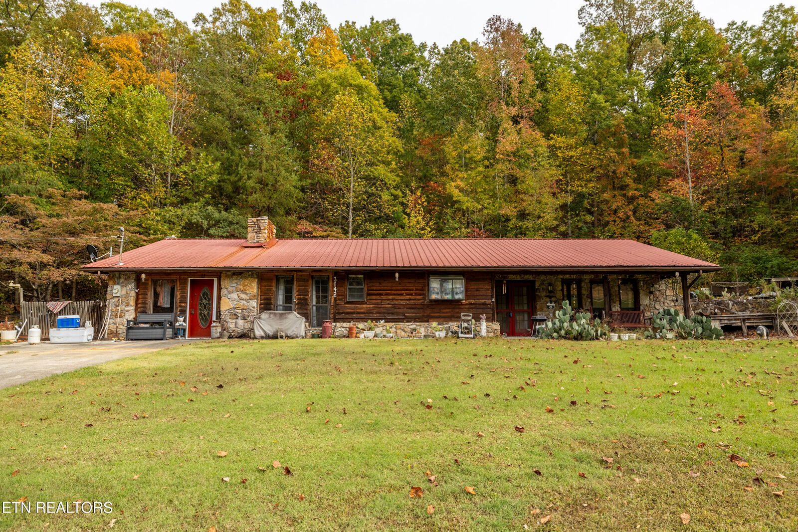 Property Photo:  3136-3142 Allegheny Loop Rd  TN 37803 