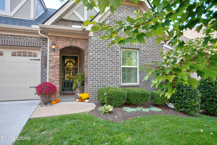 Property Photo: 407 Sunny Springs Lane TN 37922