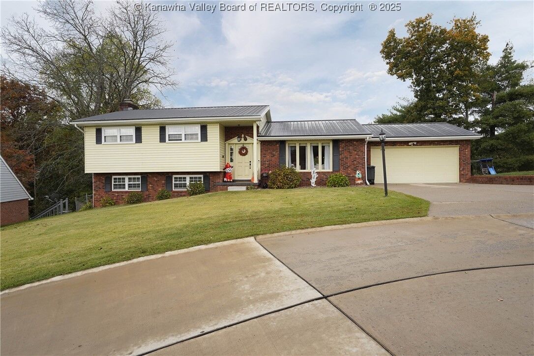 Property Photo:  5219 Dellway Drive  WV 25313 