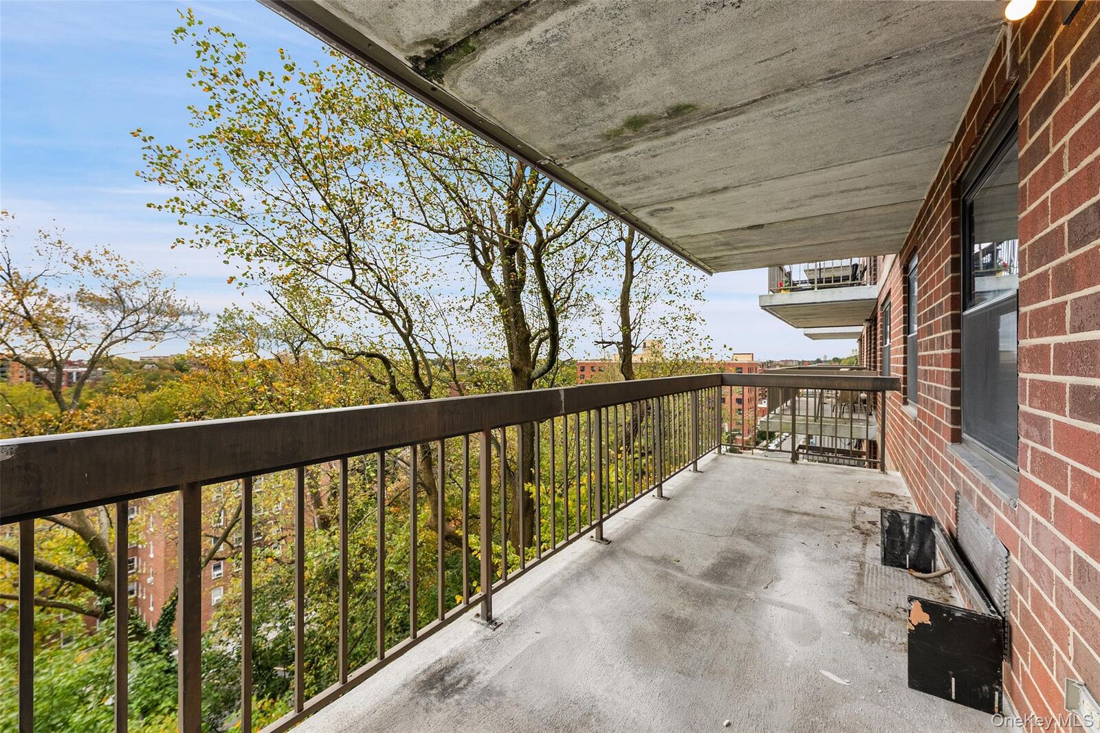 Property Photo:  1376 Midland Avenue 602  NY 10708 