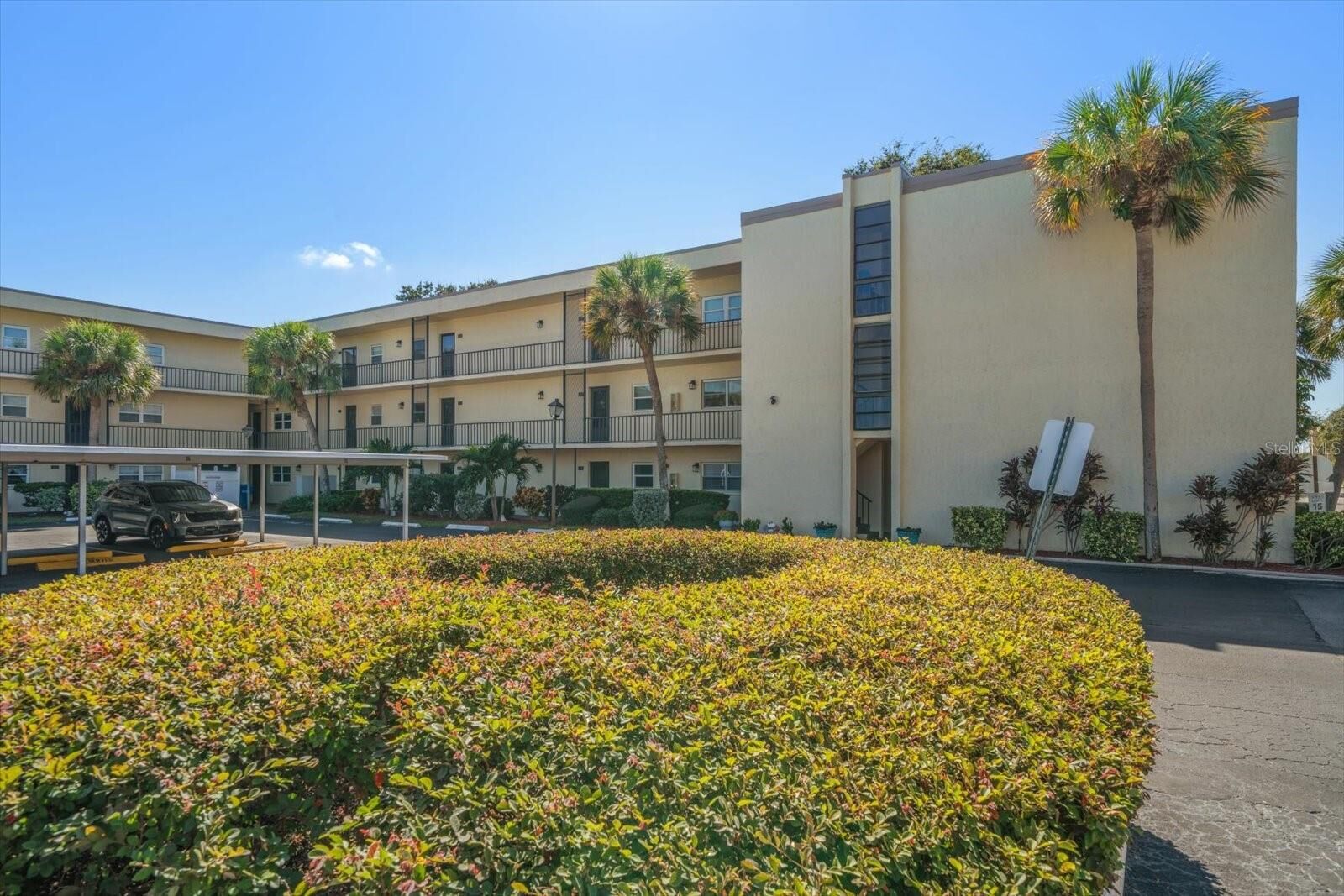 Property Photo: 11485 Oakhurst Road 1100-206 FL 33774