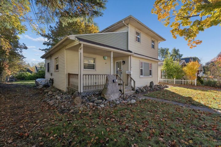 Property Photo:  332 N Dewey Street  MI 48867-2400