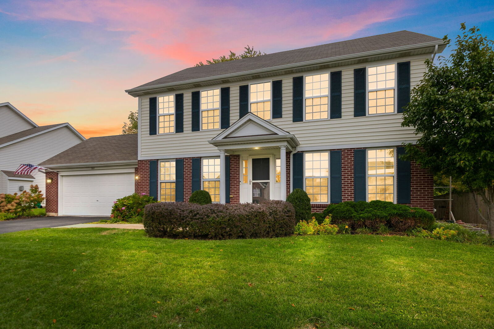 Property Photo: 584 Bayfield Drive IL 60115