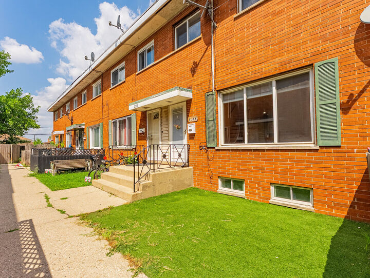 Property Photo:  2526 Rose Street  IL 60131