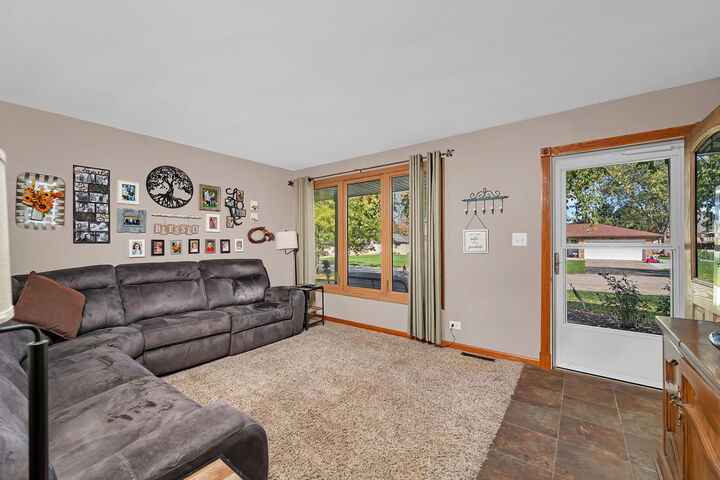 Property Photo:  830 Wagon Drive  IL 60451 