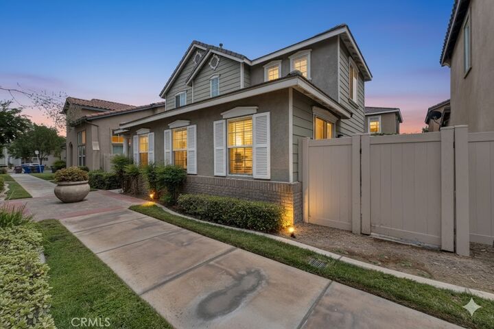 Property Photo:  1927 Kenton  CA 92501 
