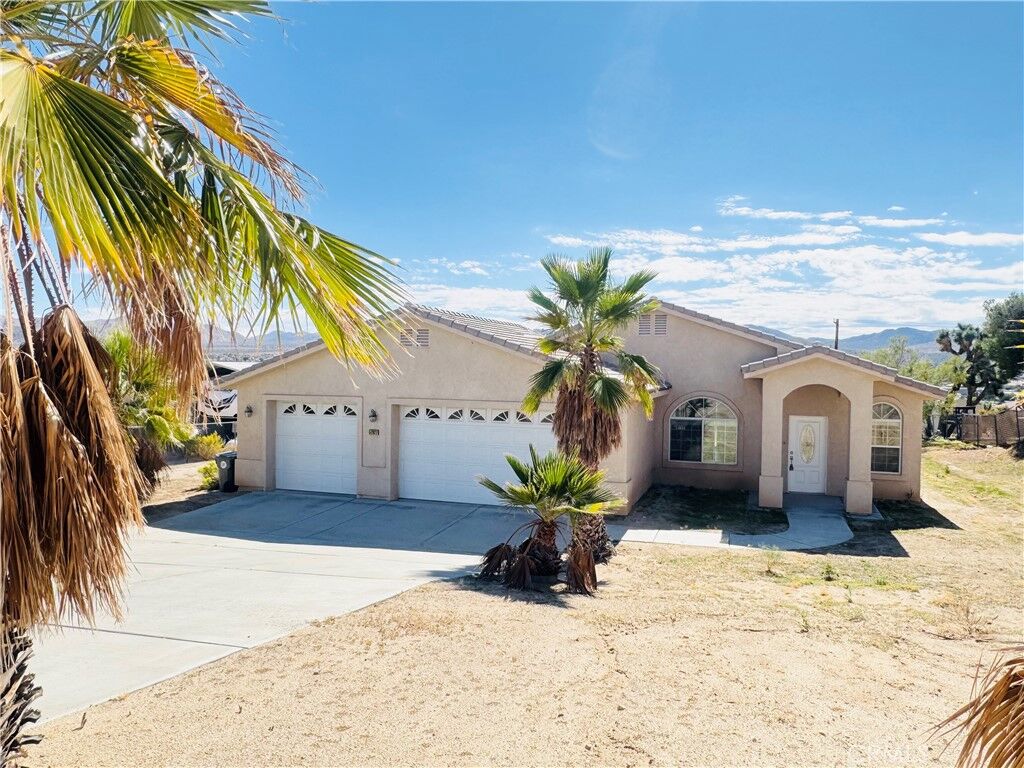 Property Photo: 57627 Old Mill CA 92284
