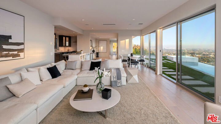 Property Photo:  8515 Hedges Way  CA 90069 