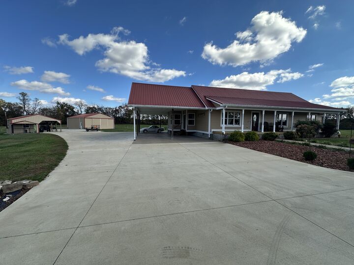 Property Photo: 11144 Franklin Rd KY 42134