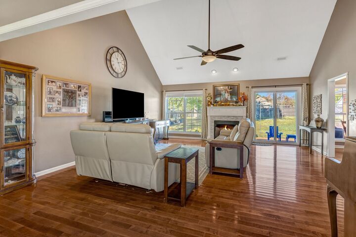 Property Photo:  248 Allen Dr  TN 37073 