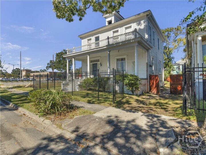 Property Photo: 310 W 34th Street GA 31401