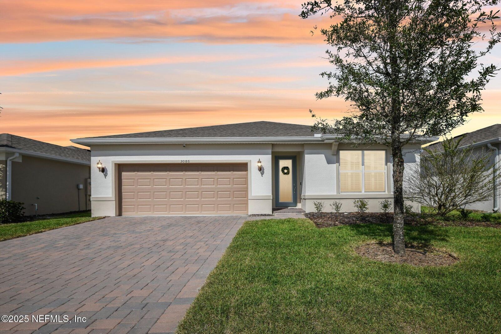 Property Photo: 3086 Green Park Drive FL 32724