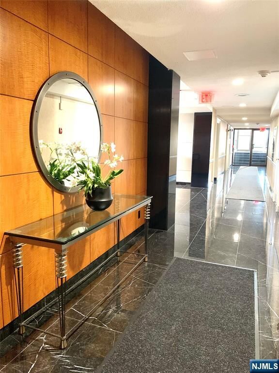 Property Photo:  1590 Anderson Avenue 4D  NJ 07024 