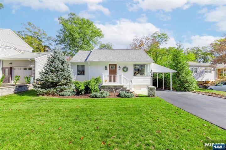 28 Minnehaha Boulevard  Oakland NJ 07436 photo