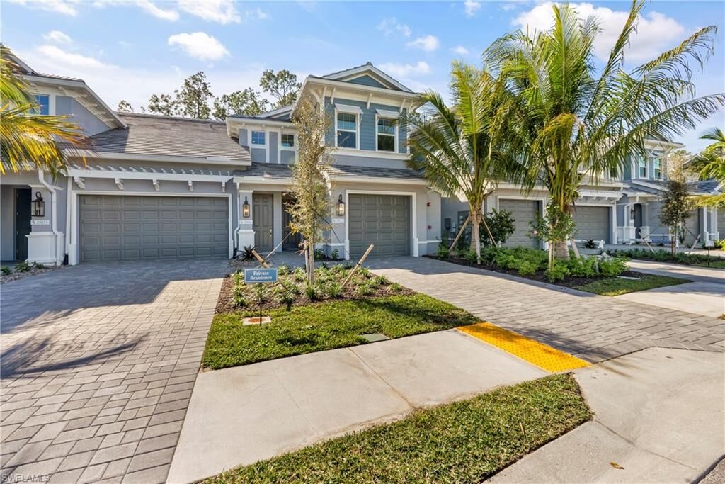 Property Photo: 2640 Seychelles Cir 2802 FL 34112