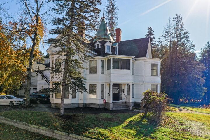 Property Photo:  152 Prospect Street  NH 03235 