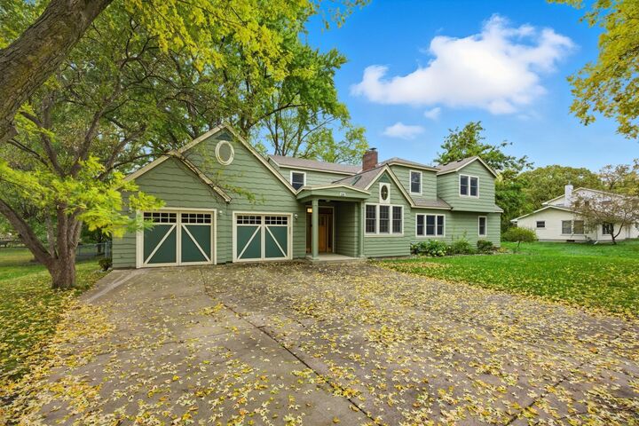 Property Photo:  2201 Saint Stephens Street  MN 55113 