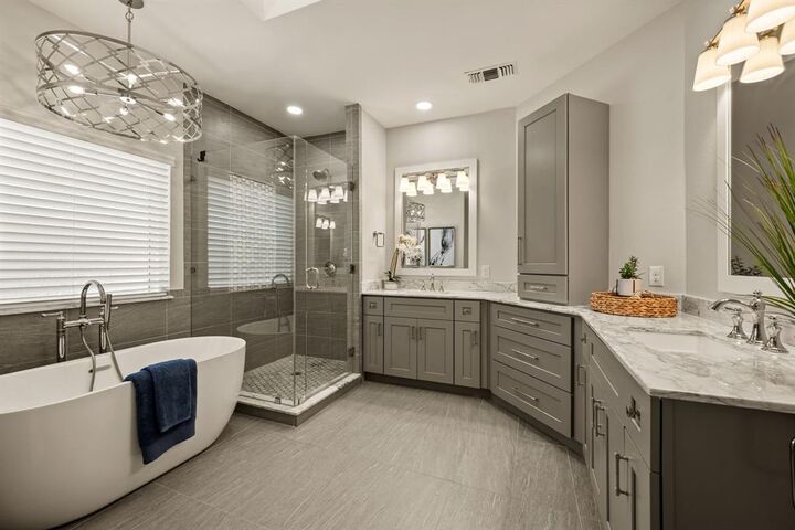 Property Photo:  7804 Baywood Court  TX 76182