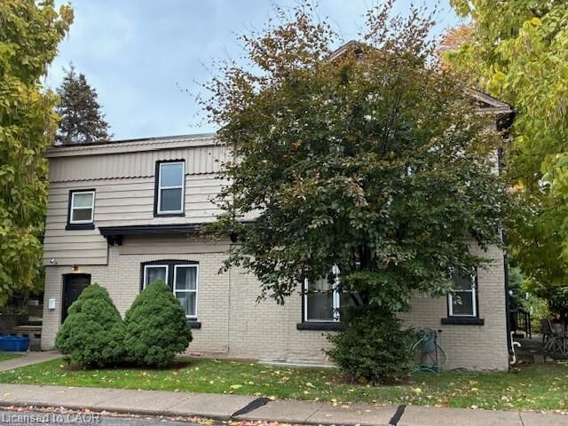 488 Hughson Street N — photo 1