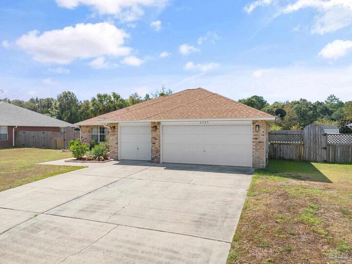 Property Photo: 4795 Timber Ridge Dr FL 32571